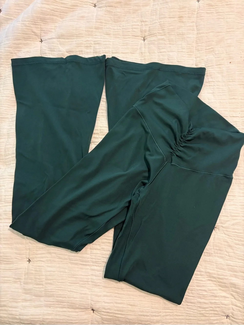 Aerie High-Waist Ruched Flare Leggings in Forest Green Athleisure Luxe Active